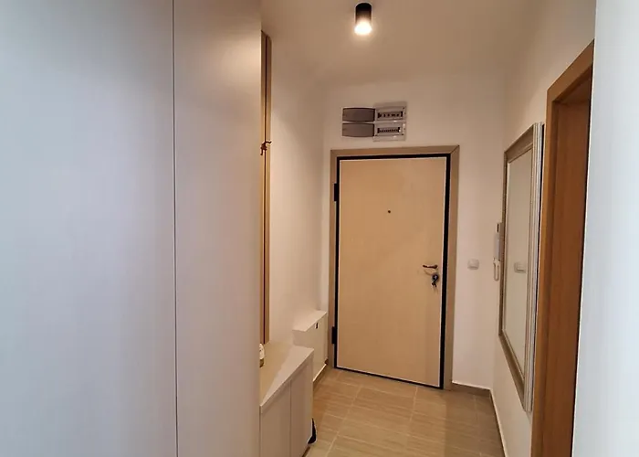 Mladost 1a Апартаменты *